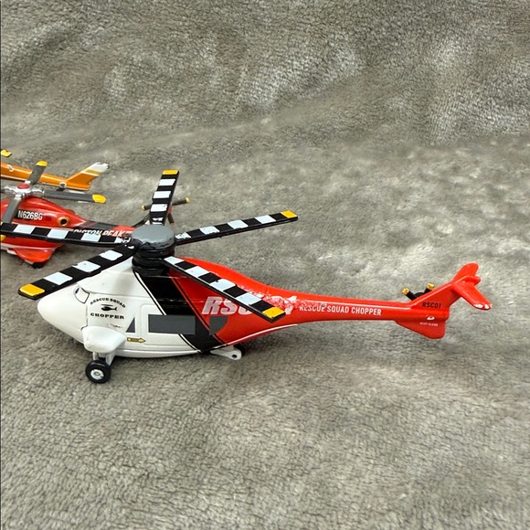 🚁Disney Pixar Planes RSC-01Rescue Chopper 1:45, Ron Hover,&Plastic Piston Peak - Picture 9 of 11